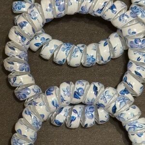 Francesca's Collections Blue and White Floral Hair Ties